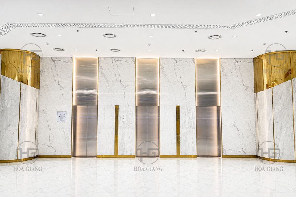 Hình ảnh inox màu trang trí cho thang máy và ốp cột tại Thiso Mall Sala- dự án do Hoa Giang thực hiện