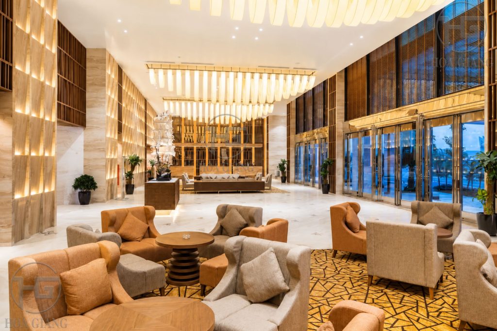 Vách trang trí inox tại Khách sạn Wyndham Legend Hạ Long - dự án do Hoa Giang thực hiện