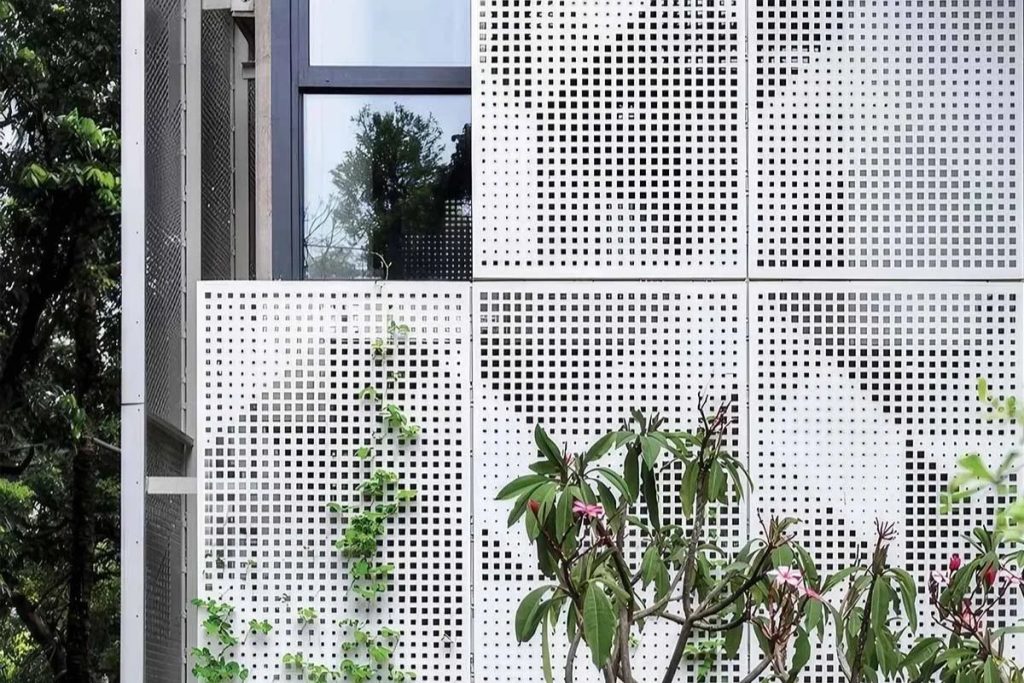  Tấm inox đục lỗ